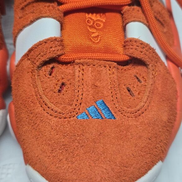 Athletic_Shoes